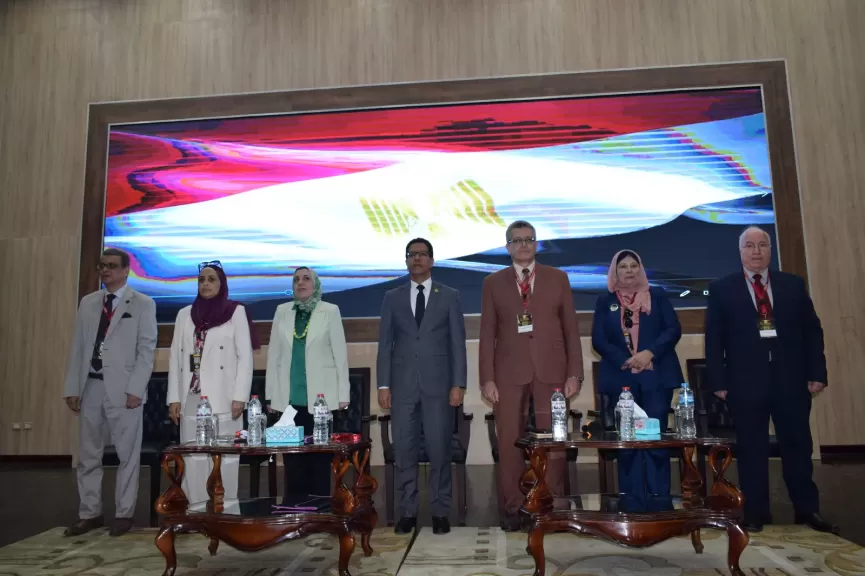 ”رئيس جامعة بنها” يشهد المؤتمر الطلابي الثالث لكلية الطب البشرى
