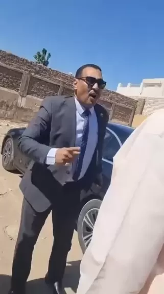 لأ أنا محدش يوقفني.. مشادة بين برلماني في قنا ولجنة رئاسة الوزراء لفحص سيارات المعاقين