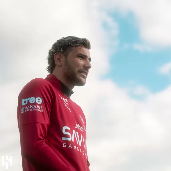 شاهد - أول ظهور لثيو هيرنانديز مع الهلال في معسكر ألمانيا (صور)