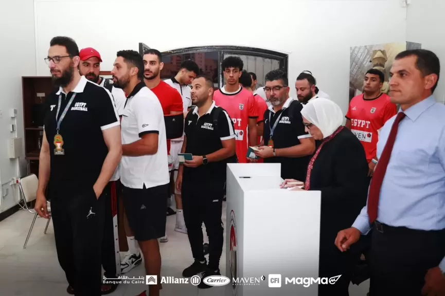 صور.. بعثة منتخب السلة الأولمبي في البحرين تشارك في انتخابات مجلس الشيوخ