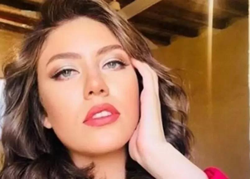 مش هسكت عن حقي.. رحمة حسن تهدد بالشكوى بعد إصابتها بالصلع