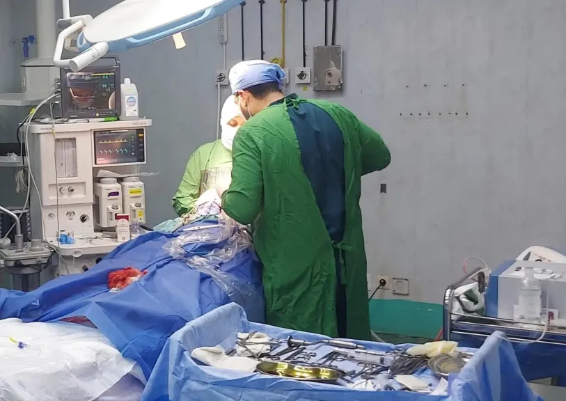 سقطت من على العجلة.. إنقاذ حياة طفلة بعد نزيف بالمخ في مستشفى قويسنا المركزي