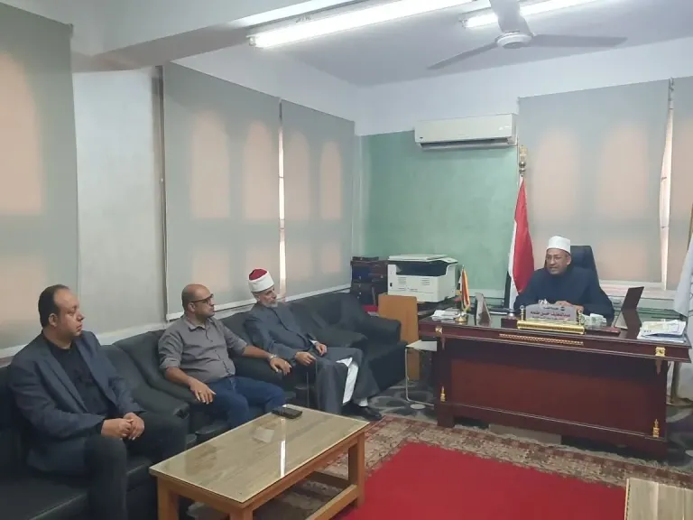 رئيس ”الغربية الأزهرية” يشدد على الجاهزية الكاملة لامتحانات الدور الثاني ويقود اجتماعًا لمراجعة الاستعدادات