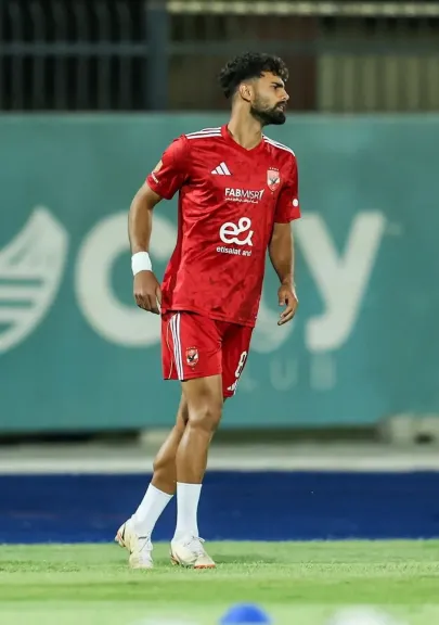 الأهلي يكشف عن قمصانه الجديدة لموسم 2025/2026