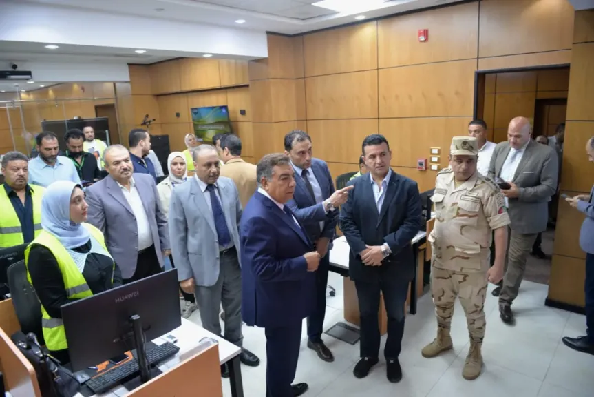 محافظ الدقهلية يتابع اللجان الانتخابية من داخل مركز الشبكة الوطنية للطوارئ والسلامة