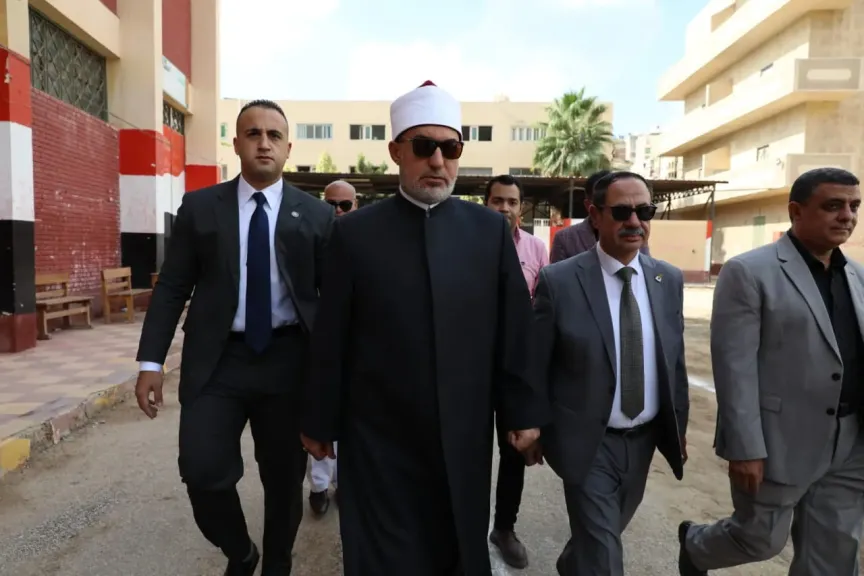 مفتي الجمهورية يُدلي بصوته في ماراثون الشيوخ: المشاركة الانتخابية مسؤولية وطنية وأمانة شرعية