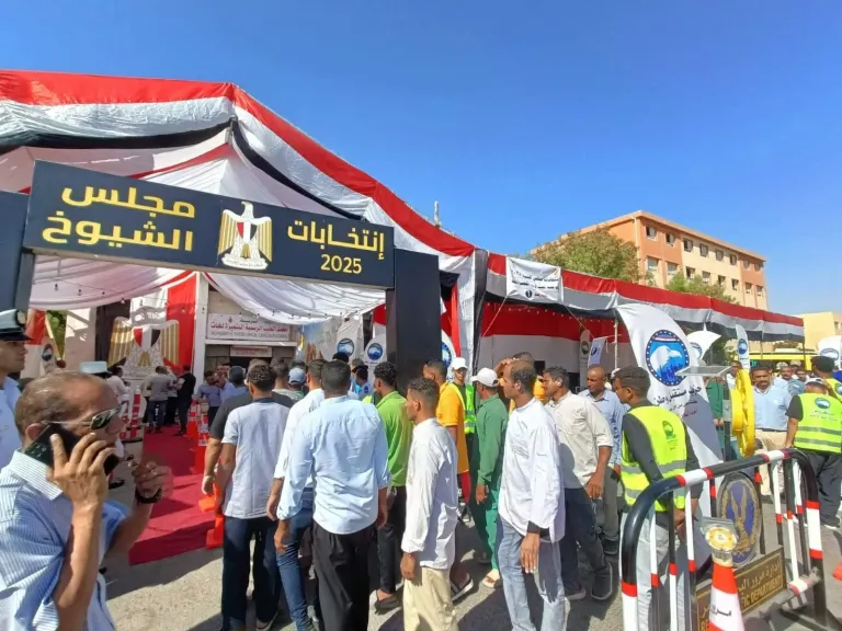 إقبال كثيف على مراكز الاقتراع بالغردقة في انتخابات مجلس الشيوخ