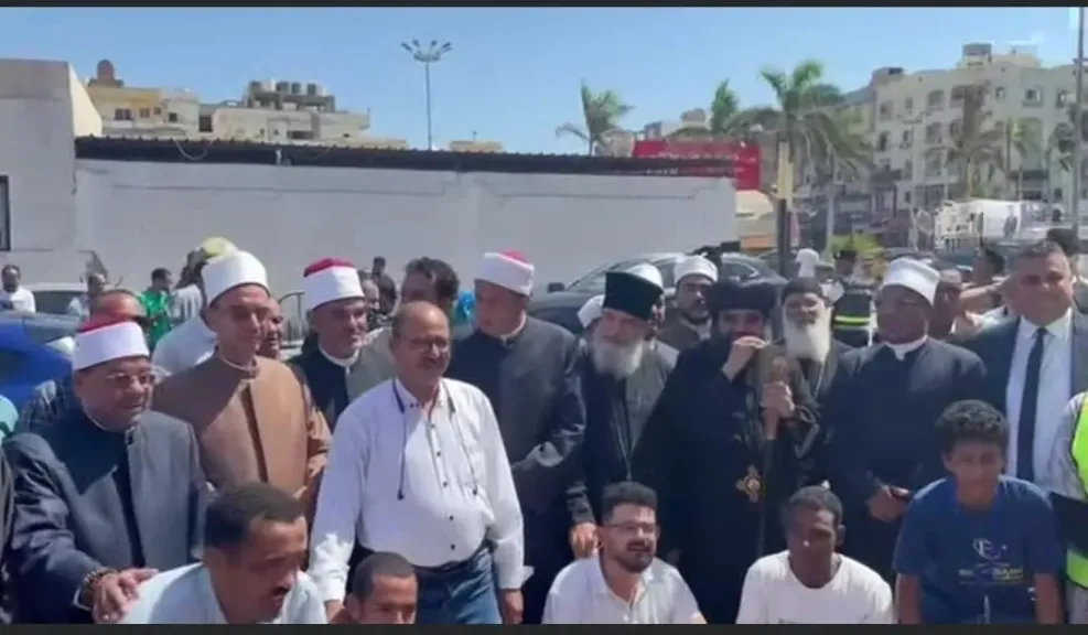 دعوا المواطنين للمشاركة.. وفد من الأزهر والكنيسة والأوقاف يدلون بأصواتهم بالغردقة