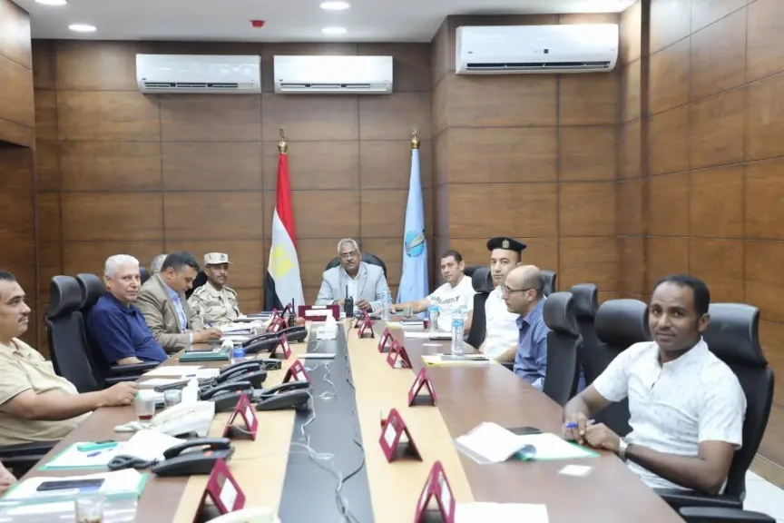 السكرتير العام يترأس أعمال غرفة العمليات بمركز سيطرة الشبكة الوطنية لمتابعة انتخابات مجلس الشيوخ