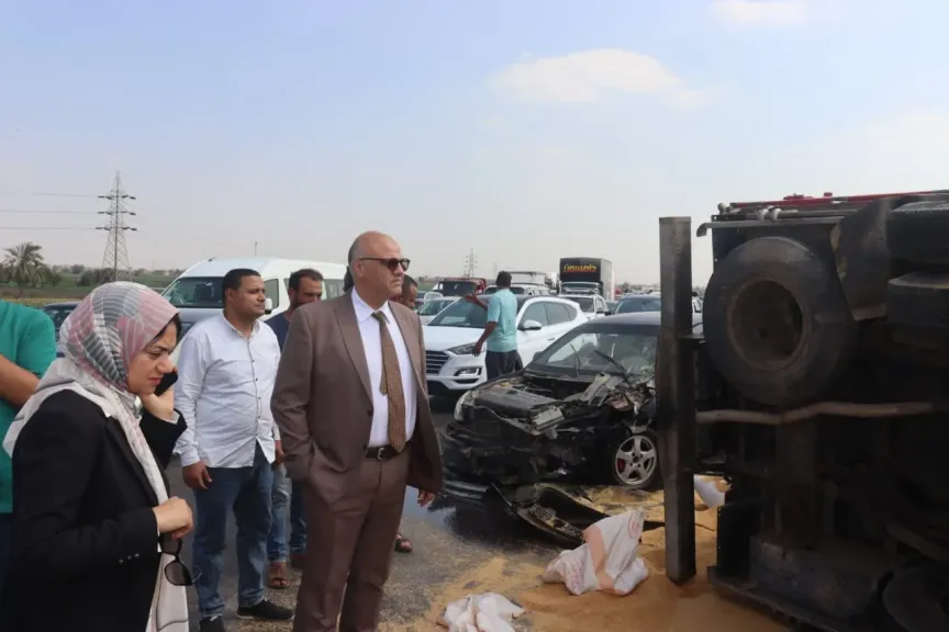 محافظ القليوبية يتدخل لرفع آثار حادث مروري على طريق شبرا بنها الحر