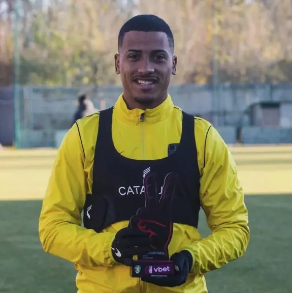 الزمالك يفاوض البرازيلي خوان ألفينا لضمه قبل غلق باب القيد