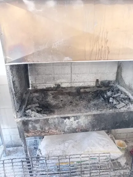 الحماية المدنية بالقليوبية تسيطر علي حريق نشب بمحل برجر بشبرا الخيمة