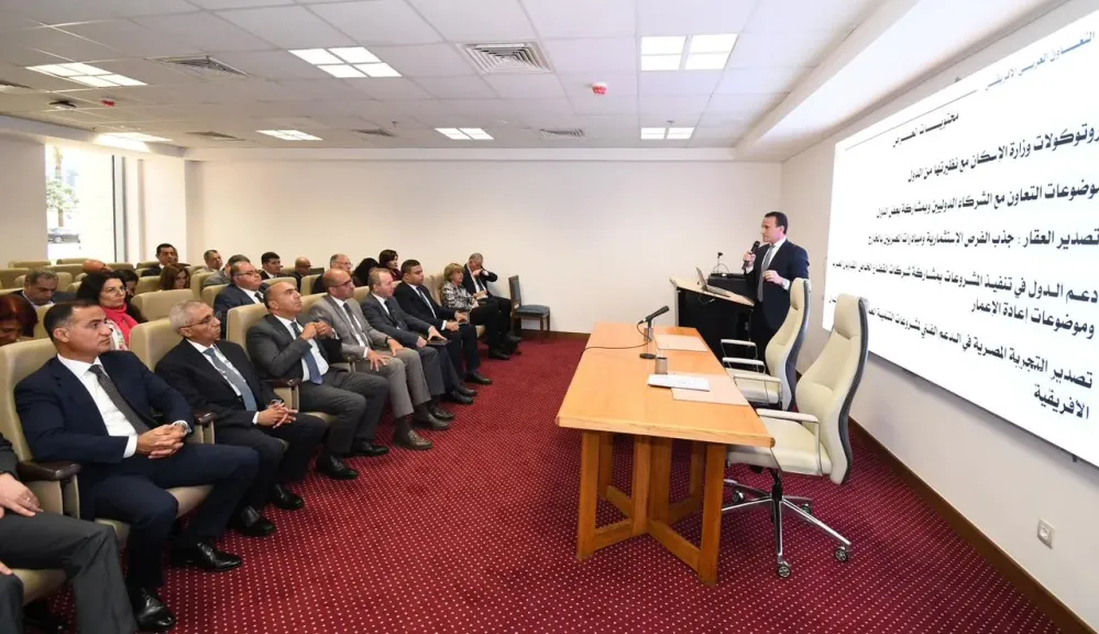 مساعد وزير الإسكان يلتقي عددا من سفراء مصر الجدد بالخارج لاستعراض جهود الوزارة في مجالات التنمية العمرانية