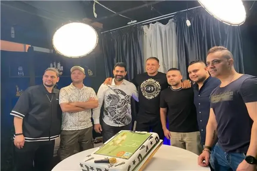 بالصور.. محمد نور يحتفل بطرح ألبومه الجديد ”وريني”