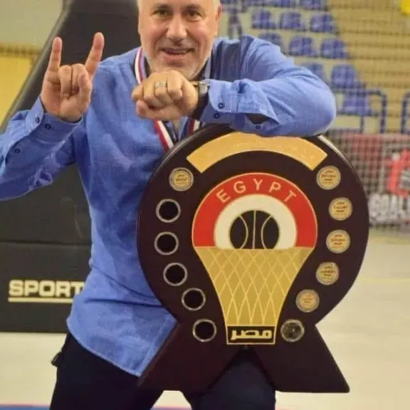 عصام عبد الحميد يعتذر عن الاستمرار مدربًا لسلة الزمالك: ”من يتولى المهمة هواه ولا يدرك قيمة النادي”