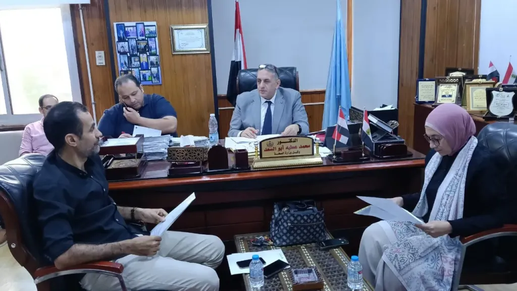 اجتماع لجنة السلامة والصحة المهنية بمديرية الشئون الصحية بكفرالشيخ برئاسة وكيل الوزارة