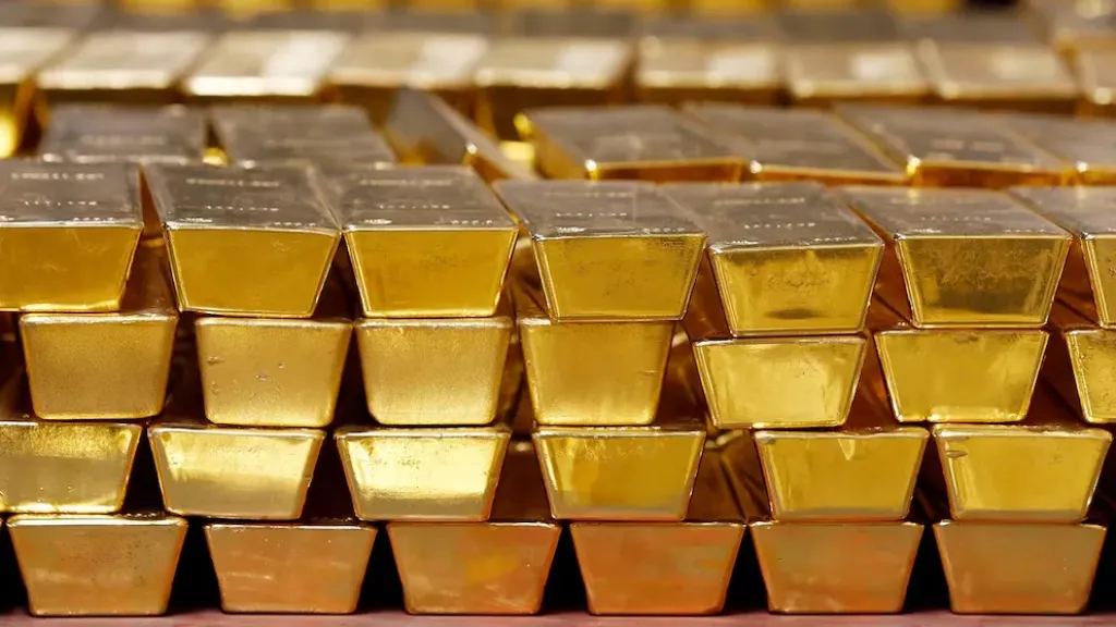 الذهب يقفز عالميا إلى مستوى قياسي جديد.. واستقرار في أسعار المحلي