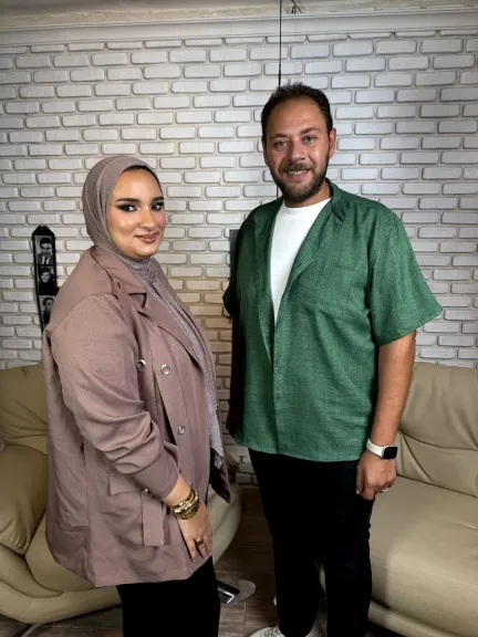 محمد علي رزق لـ يارا أحمد: مفيش فرحة كاملة بعد وفاة والدي.. ولسه بدور عليه وسط الناس