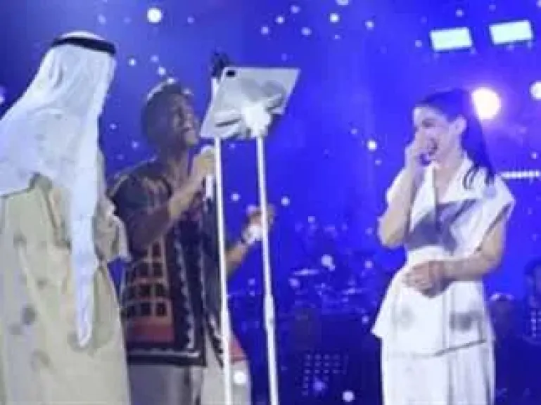 كلاكيت تانى مرة... هشام جمال يغنى فستانك الأبيض لليلي زاهر بحفل حسين الجسمي بالساحل الشمالي