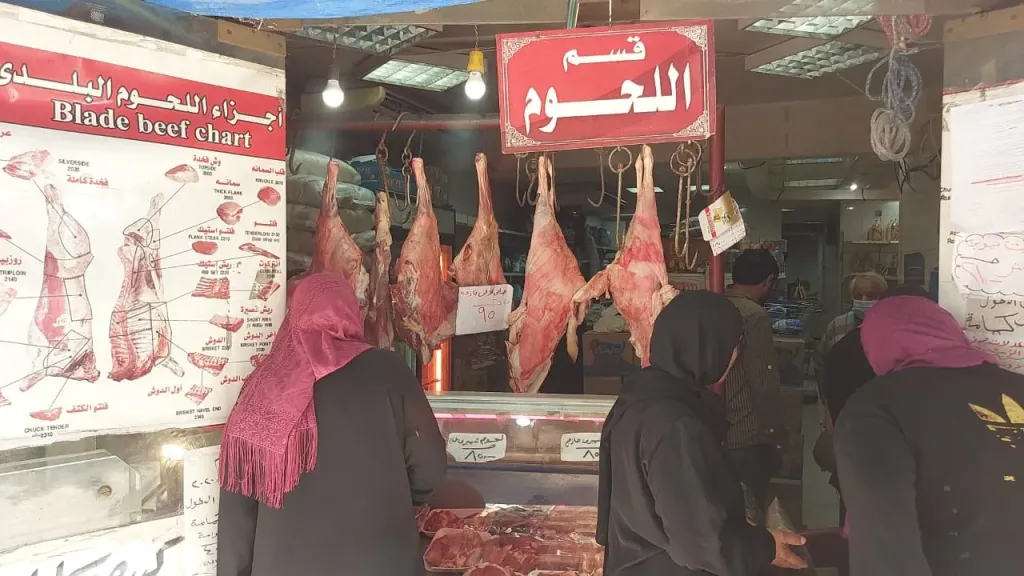 تخفيضات في المجمعات الاستهلاكية