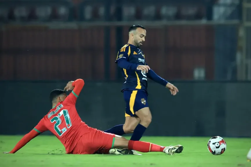 التعادل السلبي يحسم الشوط الأول بين الأهلي ومودرن سبورت