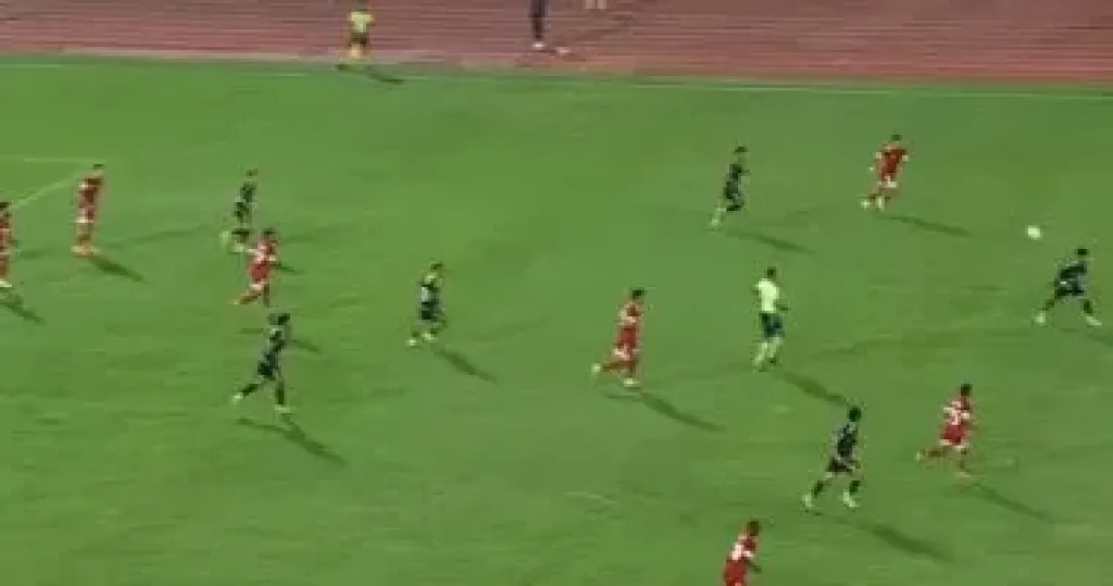 حسام حسن يحرز هدف التعادل لـ مودرن سبورت أمام الأهلي