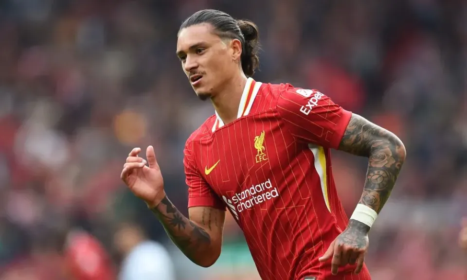ليفربول يعلن انتقال داروين نونيز رسميًا إلى الهلال السعودي