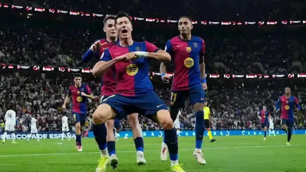 نونيز يغلق الباب نهائيًا أمام انتقال ليفاندوفسكي إلى الهلال