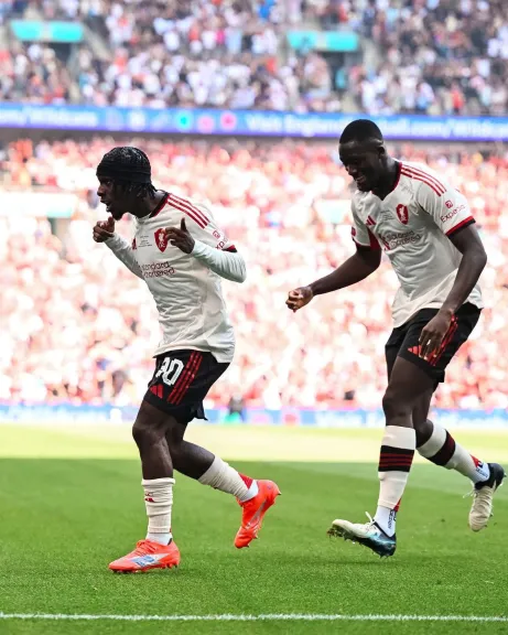 نهاية الشوط الأول: ليفربول يتقدم 2-1 على كريستال بالاس في الدرع الخيرية