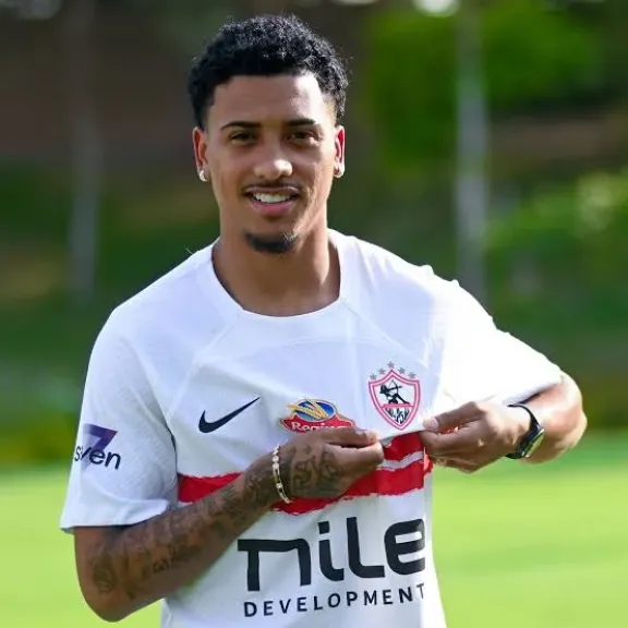 الزمالك يعلن وصول البرازيلي خوان ألفينا إلى القاهرة