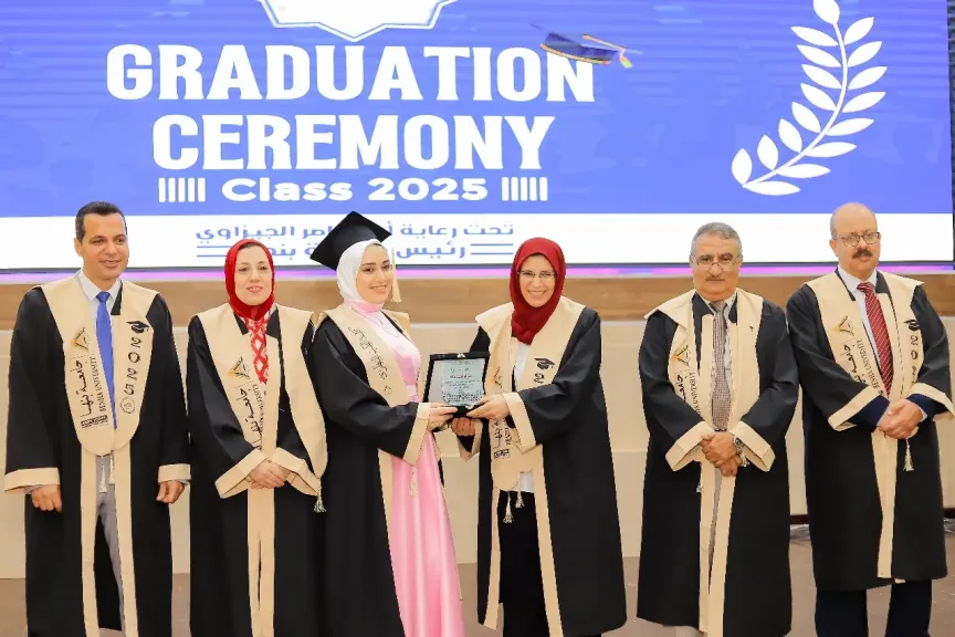 نائب رئيس جامعة بنها للدراسات العليا تشهد حفل تخريج دفعة جديدة من كلية الطب البيطري
