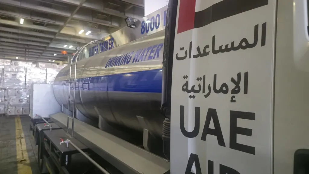 الإمارات تنفذ الإسقاط الجوي الـ69 وتُدخل نحو 500 طناً من الغذاء إلى غزة