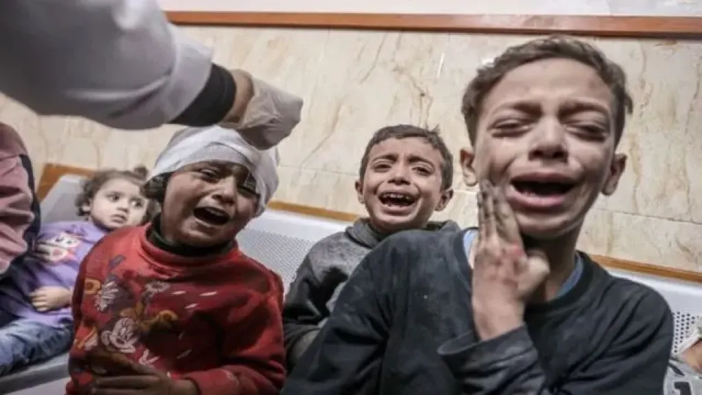 إسبانيا تجلي 44 طفلا جريحا من غزة لتلقي العلاج الطبي
