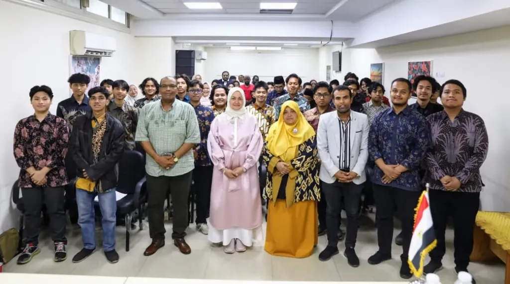 تدريب الوافدين على المقامات الصوتية بمركز التطوير  بجامعة الأزهر...صور