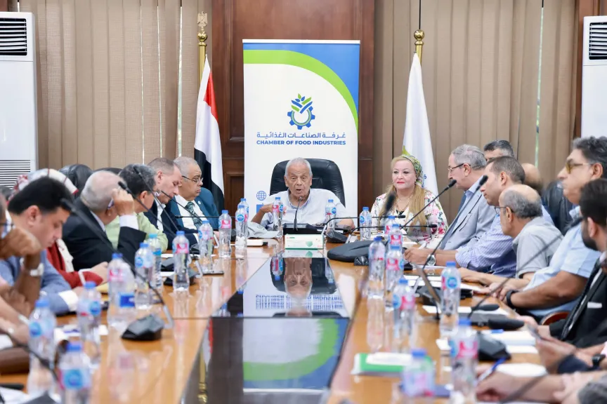 ”الغذائية” تبحث سبل الاستفادة من مخلفات مصانع السكر والحلوى
