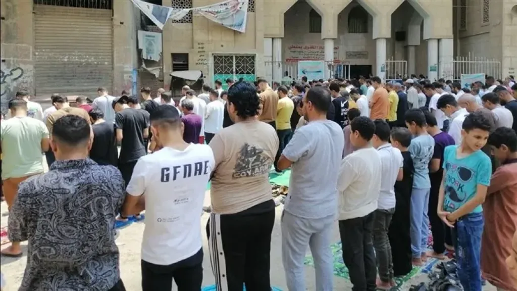 ”أهالي القليوبية يودعون شهداء لقمة العيش.. تشييع مهيب لضحايا مصنع حريق القناطر الخيرية”
