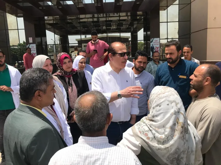 جزاءات بالجملة.. نائب وزير الصحة يتفقد المنشآت الطبية بالمنيا ويحدد مهلة 45 يومًا لمعالجة السلبيات