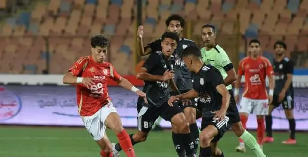 انتهاء الشوط الأول بتقدم الأهلي 2-0  شريف وزيزو