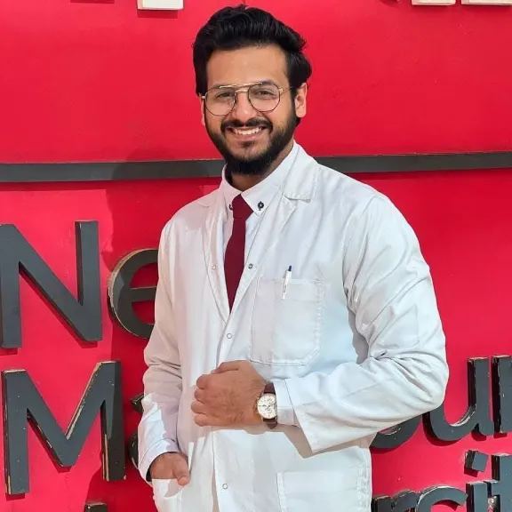 إنجاز بحثي متميز لطالب بكلية الطب – جامعة المنصورة الجديدة