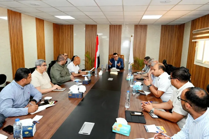 وزير الإسكان يستهل جولته اليوم بعقد اجتماع لمتابعة موقف تنفيذ المشروعات التنموية بالساحل الشمالى الغربي