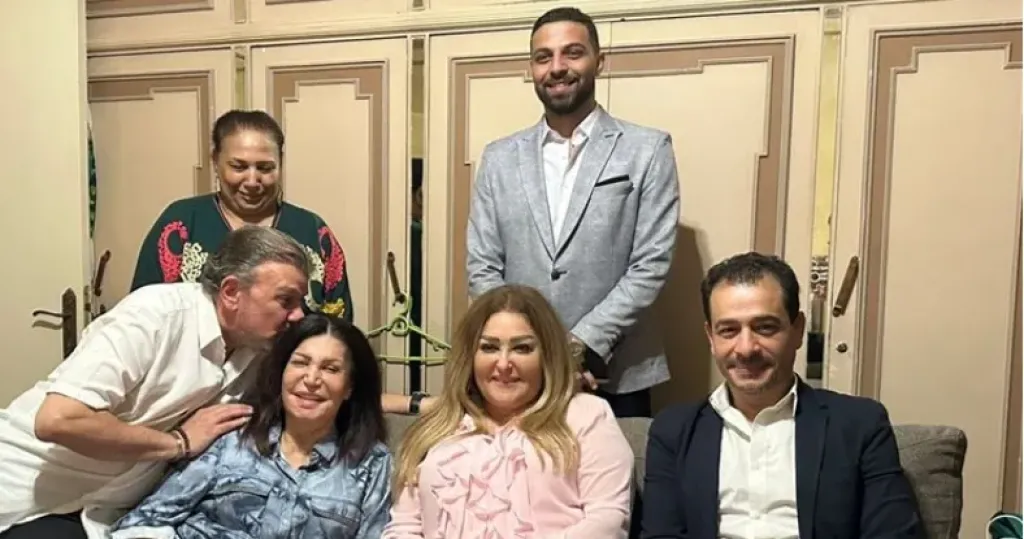 وفد من وزارة الثقافة والمهن التمثيلية في زيارة لنجوى فؤاد