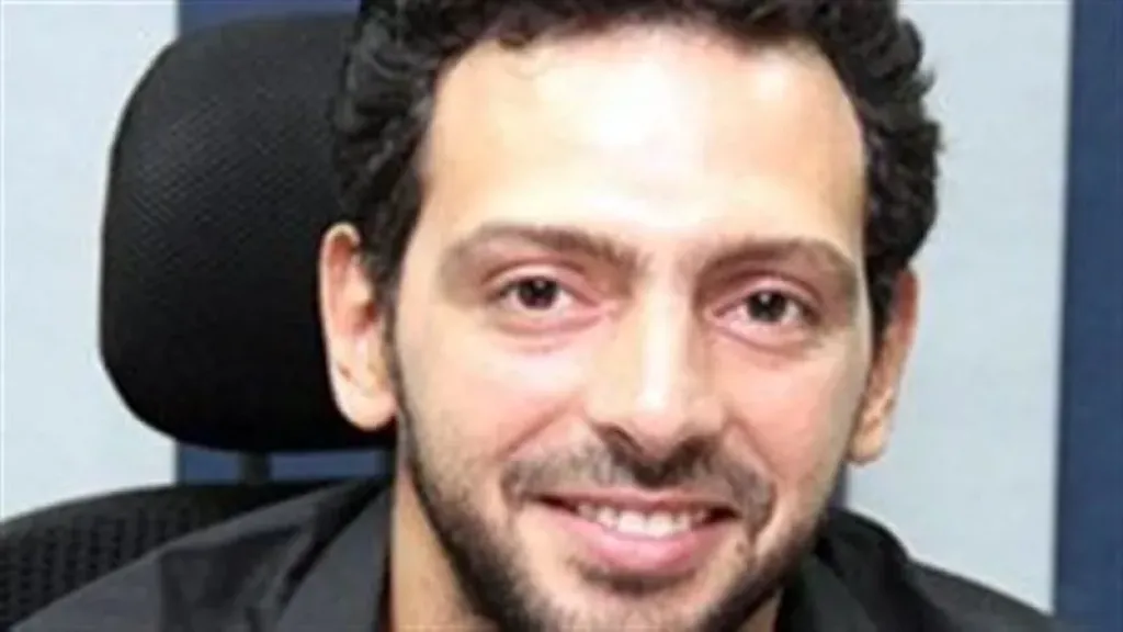 أشرف زكي يكشف سبب وفاة تيمور تيمور المفاجئة
