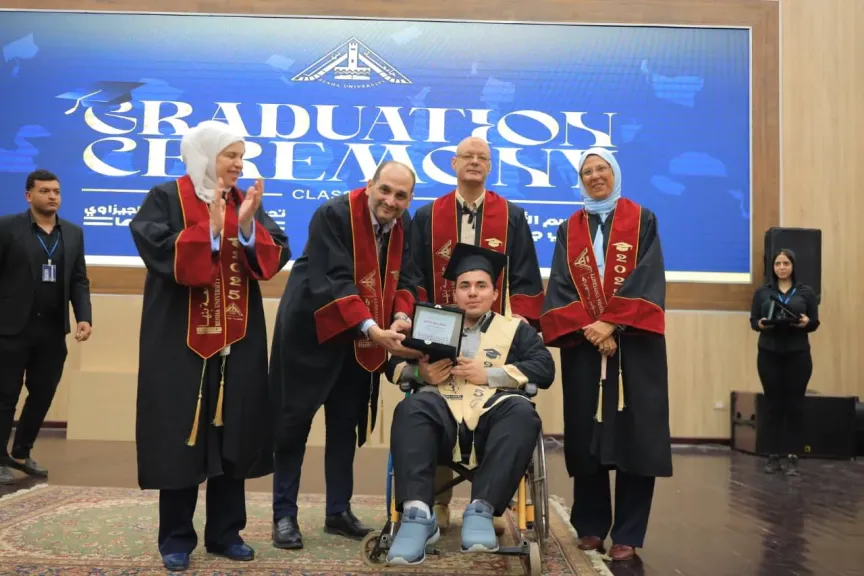 دفعة جديدة بجامعة بنها.. حفل تخريج طلاب كلية الآداب