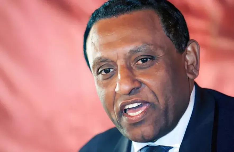 لماذا خاطب رئيس وزراء السودان الشعب الكولومبي ؟