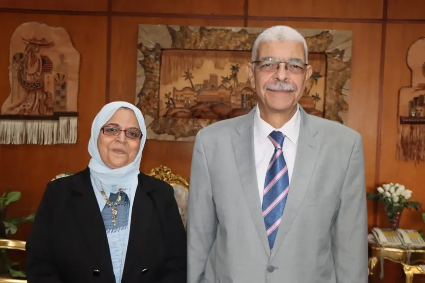 رئيس جامعة المنوفية يهنئ عمداء كليات الزراعة والآداب والتربية للطفولة المبكرة بصدور القرار الجمهورى