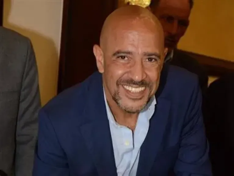 أشرف عبد الباقي  يحصد جائزة الإبداع والتميز بمهرجان  همسه للاداب والفنون فى دورته الــ 13