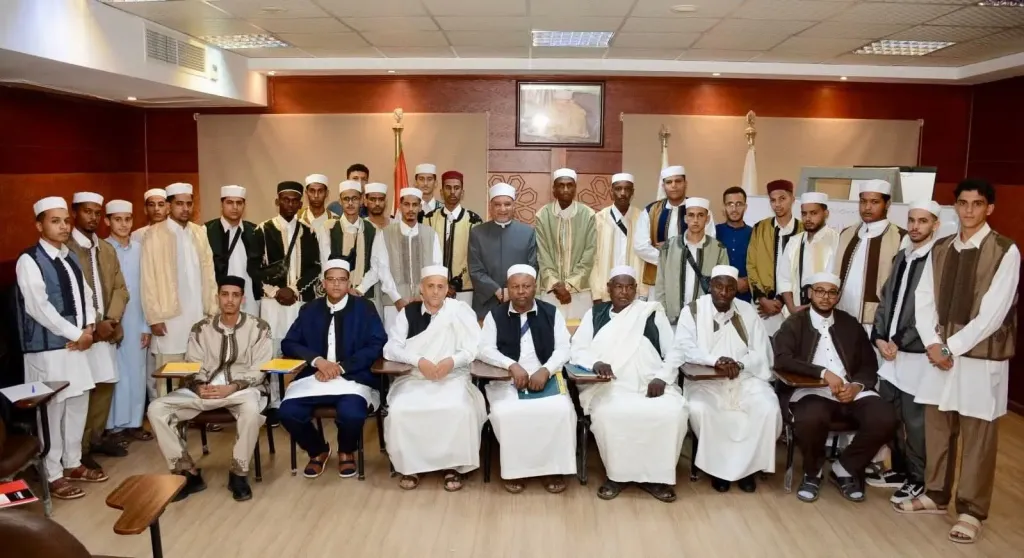 انطلاق فعاليات دورة “تفكيك الفكر المتطرف” للأئمة والدعاة الوافدين من ليبيا والهند والصومال