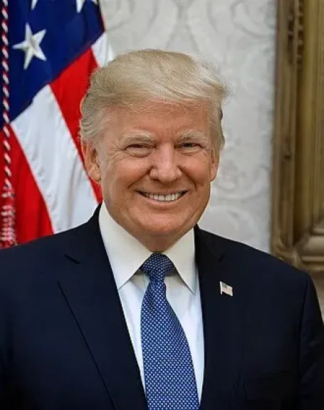 هل يُضحي الرئيس الأمريكي بأوكرانيا مقابل خدمة مصالحه مع روسيا؟