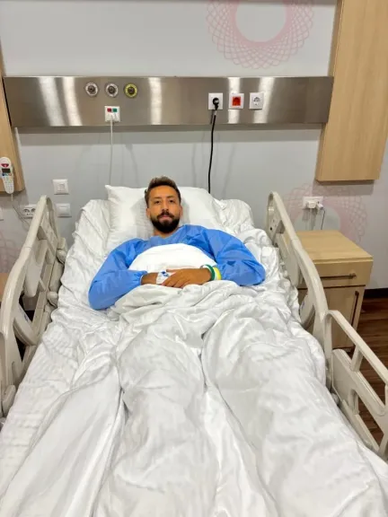 مروان حمدي يخضع لجراحة ناجحة في قدمه اليمنى