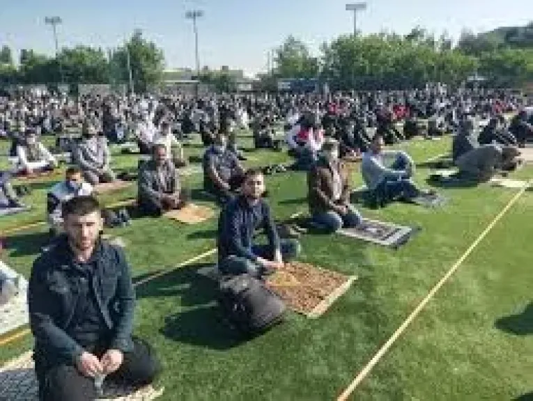صلاة الساحات تثير جدل في قرية إسبانية والحكومة تتدخل